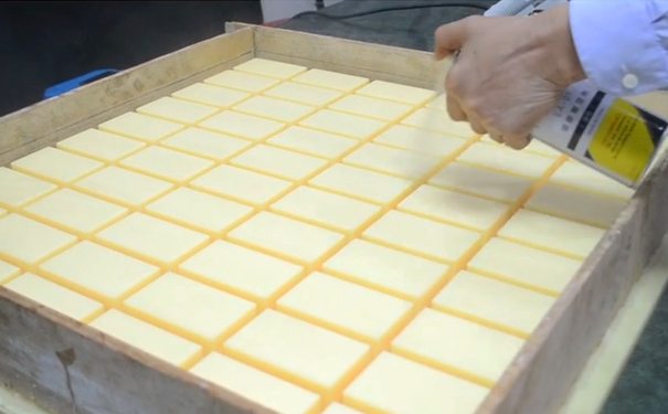 模具硅橡膠操作為什么要用脫模劑？