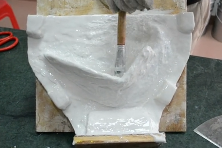 模具硅膠操作方法有幾種？